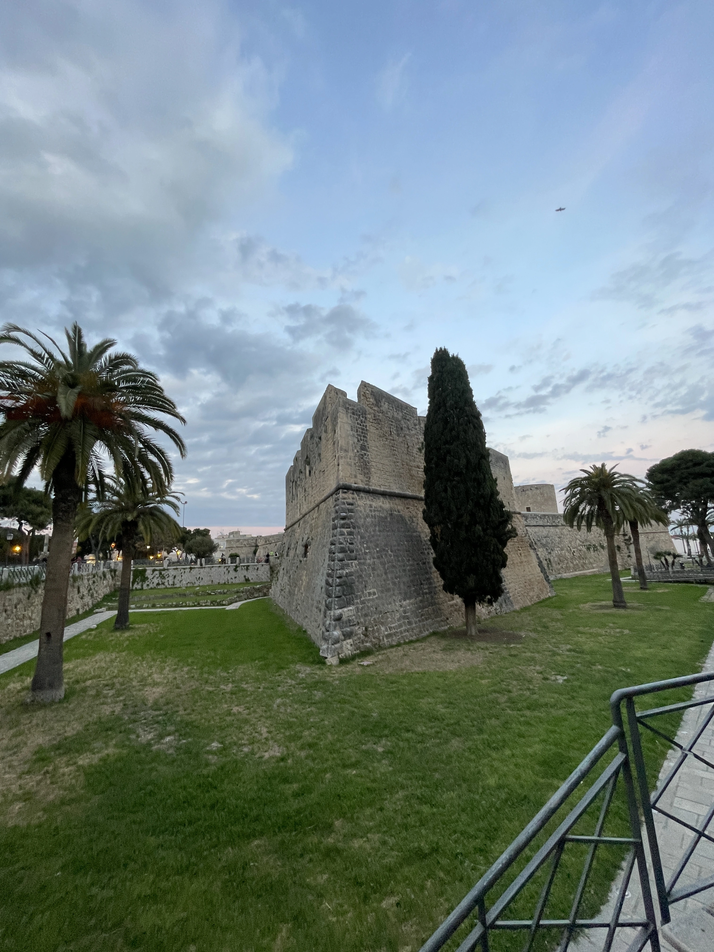 Il castello di Manfredonia visto dall'esterno